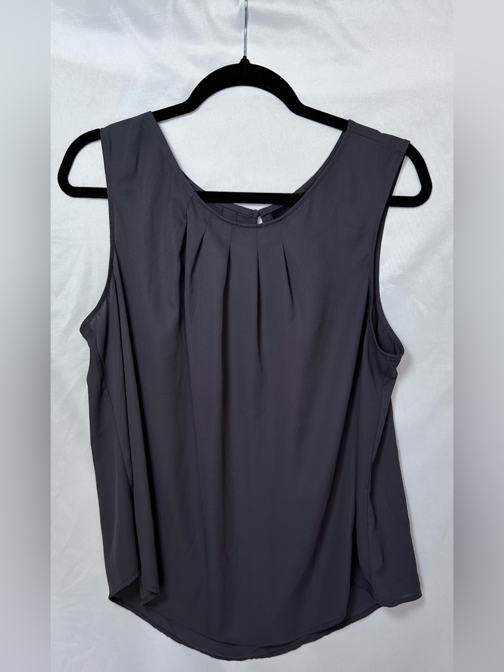 Worthington Sleeveless Pleated Neck Blouse in Charcoal Size XXL